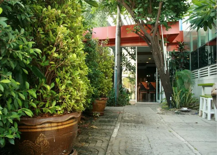 L-seven Hotel