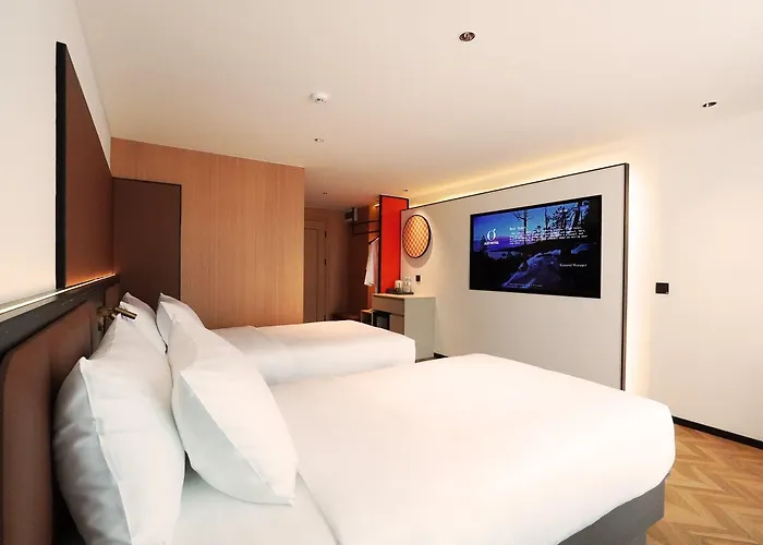 L-seven Hotel 3*