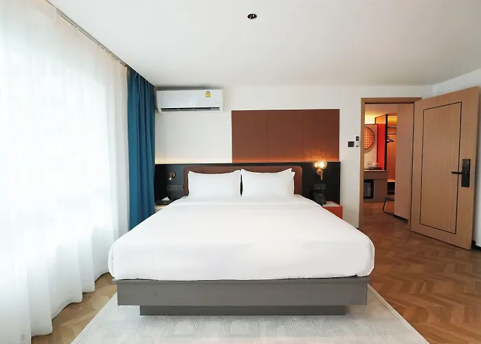 L-seven Hotel 3*