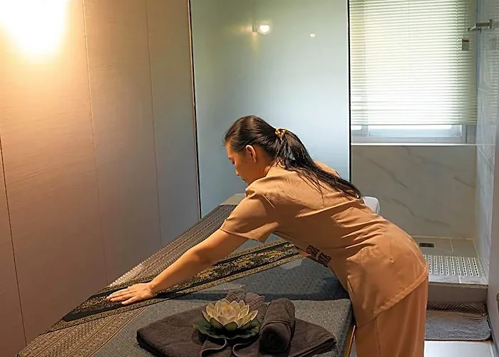 L-seven Hotel